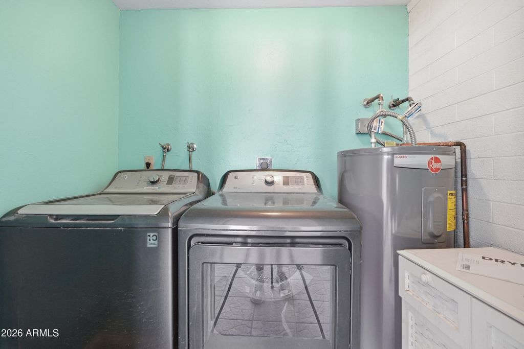 Image 23 of property listing at 556 N HOBSON Plaza, Mesa, AZ 85203