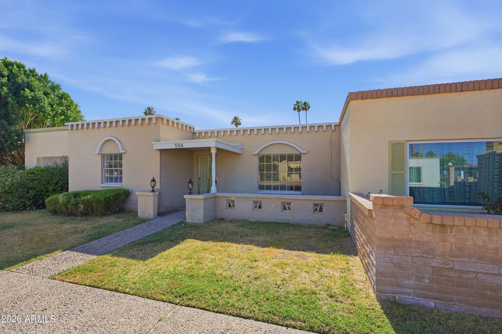 Image 3 of property listing at 556 N HOBSON Plaza, Mesa, AZ 85203