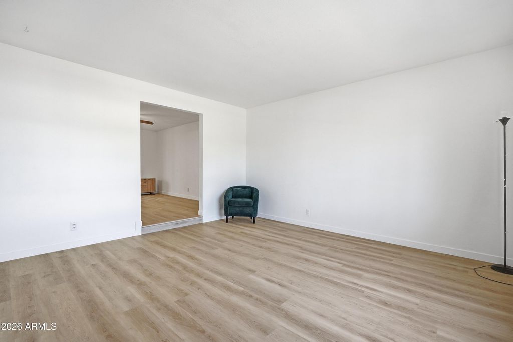 Image 7 of property listing at 556 N HOBSON Plaza, Mesa, AZ 85203