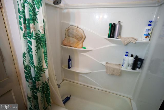 24 HAMILTON AVE, Frederick, MD 21701