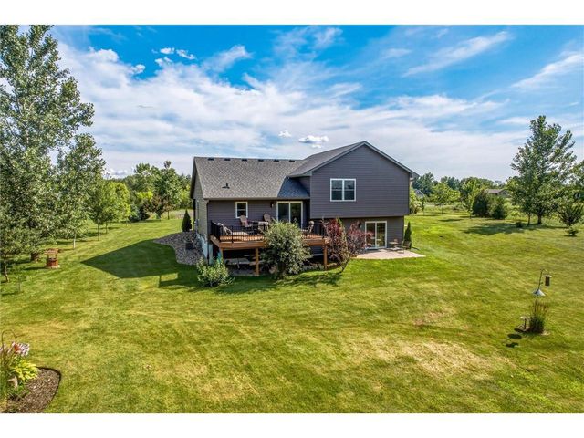 520 Olivia Court, Hudson, WI 54016