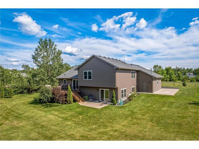 520 Olivia Court, Hudson, WI 54016