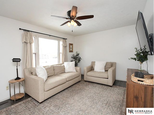 2406 22nd Avenue, Central City, NE 68826