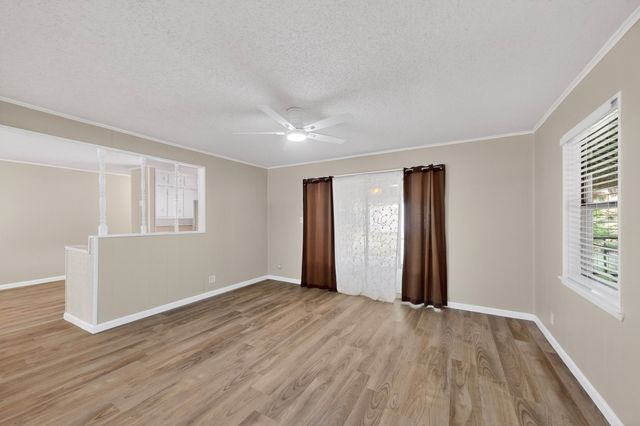 1016 Sproles Drive, Benbrook, TX 76126