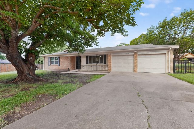 1016 Sproles Drive, Benbrook, TX 76126
