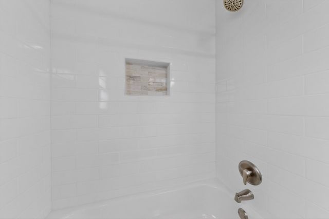 1016 Sproles Drive, Benbrook, TX 76126