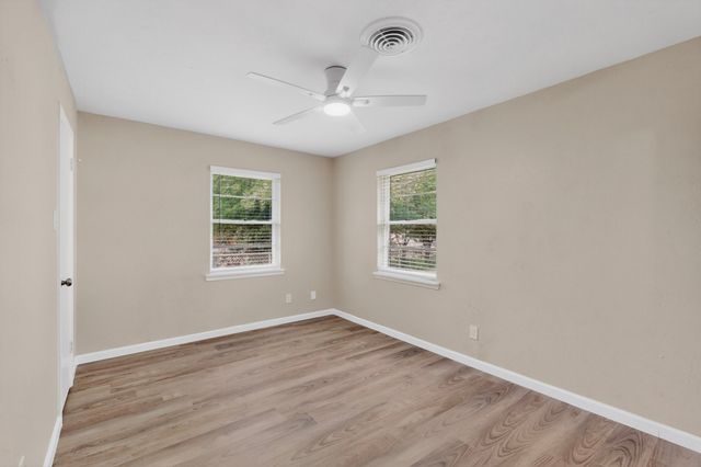 1016 Sproles Drive, Benbrook, TX 76126