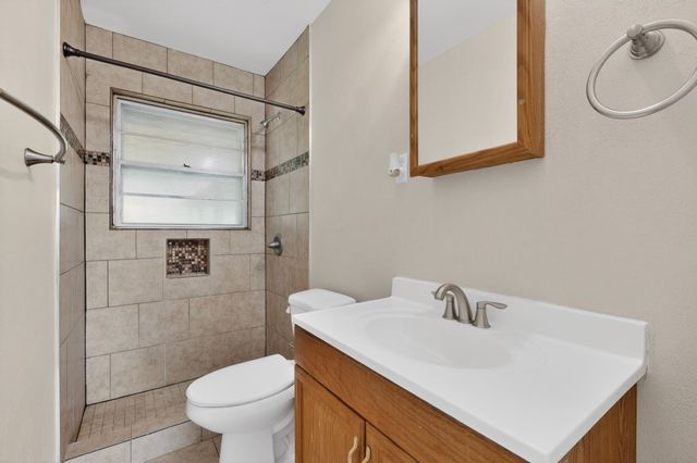 1016 Sproles Drive, Benbrook, TX 76126