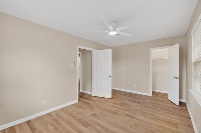 1016 Sproles Drive, Benbrook, TX 76126