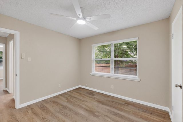 1016 Sproles Drive, Benbrook, TX 76126