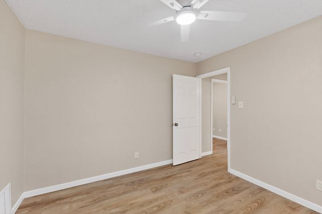 1016 Sproles Drive, Benbrook, TX 76126