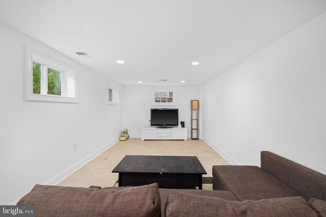 4204 13TH PL NE, Washington, DC 20017