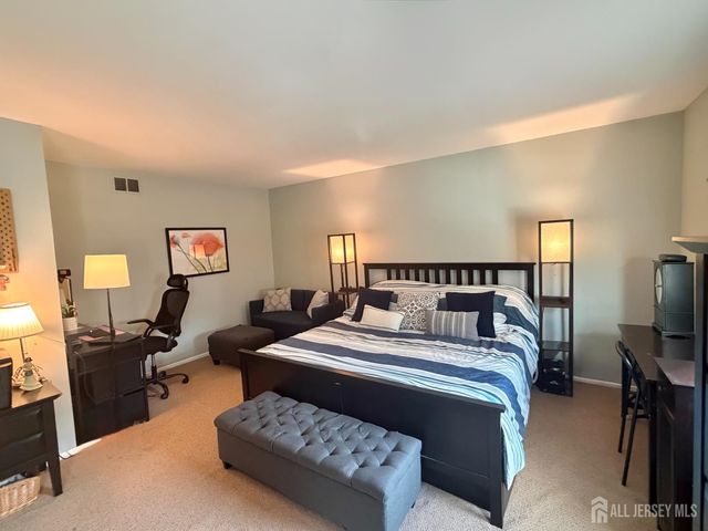 722 S Middlesex Avenue, Colonia, NJ 07067
