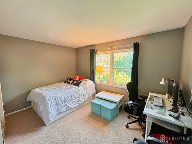 722 S Middlesex Avenue, Colonia, NJ 07067