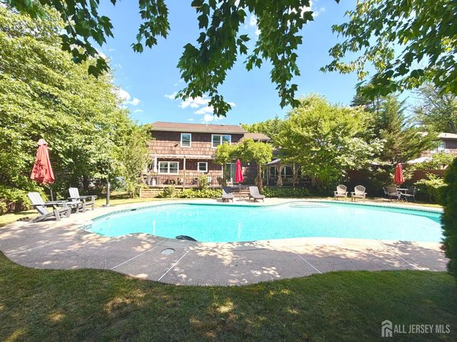 722 S Middlesex Avenue, Colonia, NJ 07067