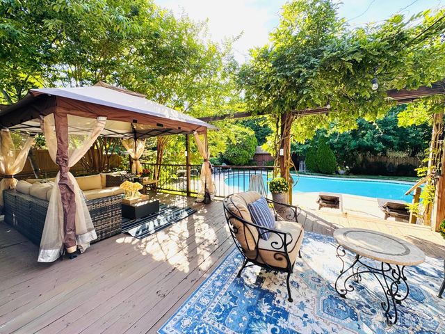 722 S Middlesex Avenue, Colonia, NJ 07067