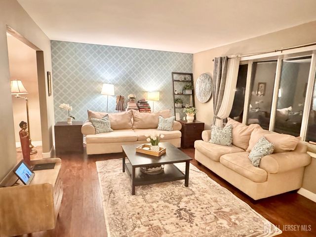 722 S Middlesex Avenue, Colonia, NJ 07067