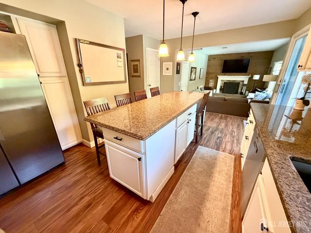 722 S Middlesex Avenue, Colonia, NJ 07067
