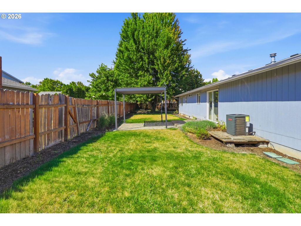 Image 26 of property listing at 911 Sw WARBLER Ct, Mc Minnville, OR 97128