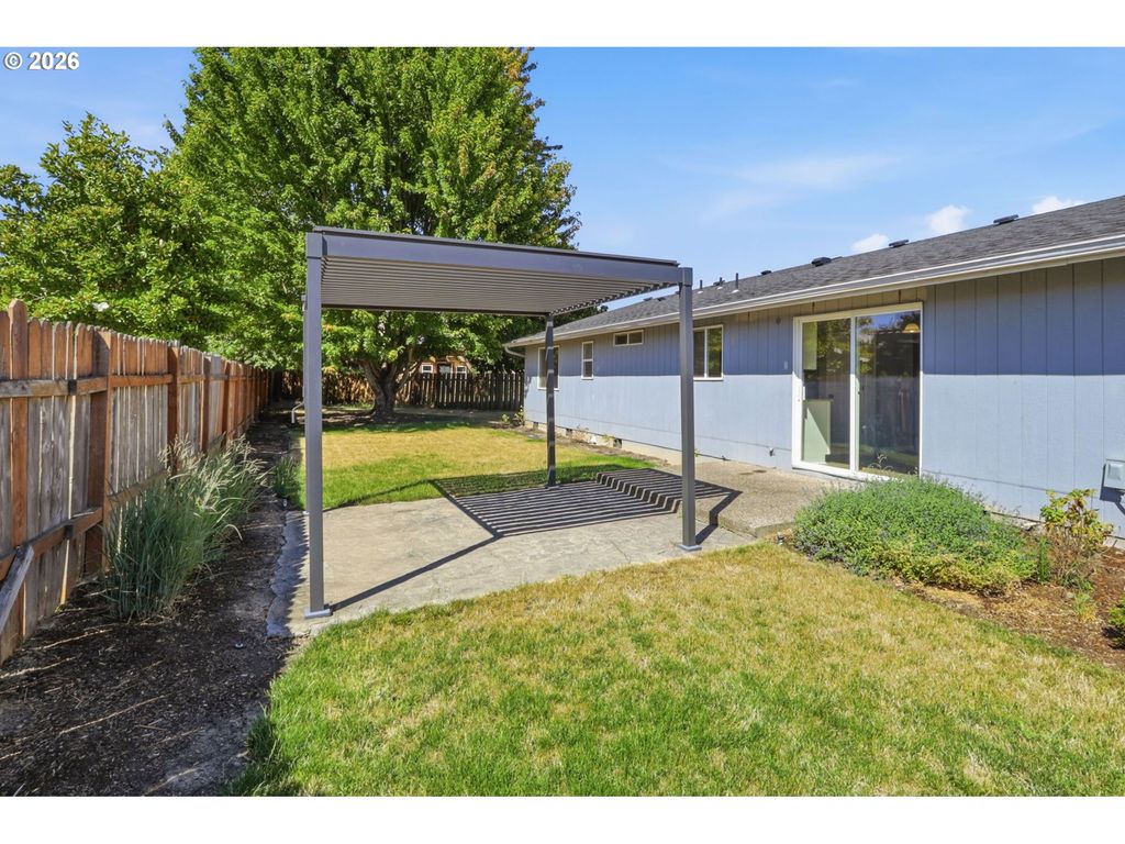 Image 27 of property listing at 911 Sw WARBLER Ct, Mc Minnville, OR 97128