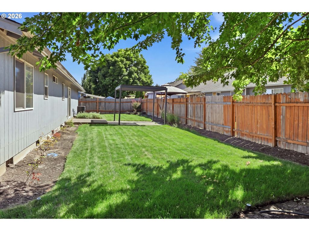 Image 28 of property listing at 911 Sw WARBLER Ct, Mc Minnville, OR 97128