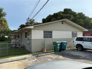 2742 NW 49th St 2742, Miami, FL 33142