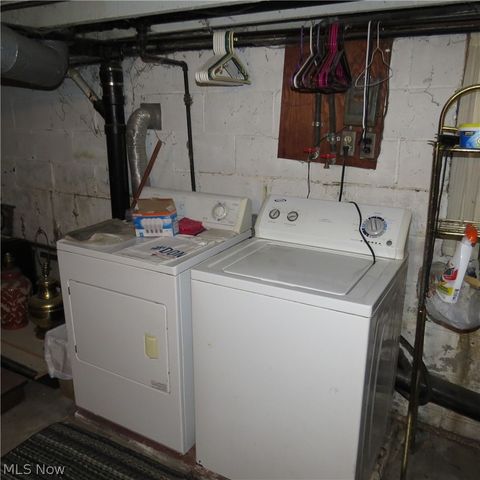 103 4th Street NW, Carrollton, OH 44615