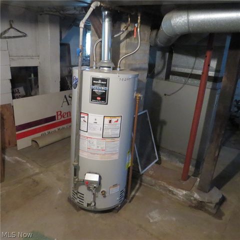 103 4th Street NW, Carrollton, OH 44615