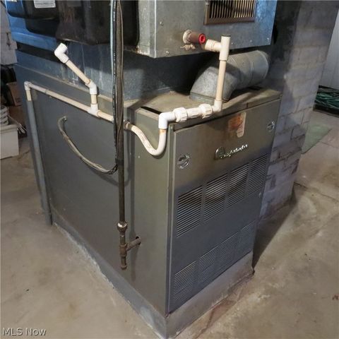 103 4th Street NW, Carrollton, OH 44615