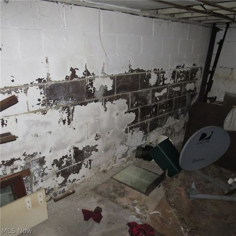 103 4th Street NW, Carrollton, OH 44615