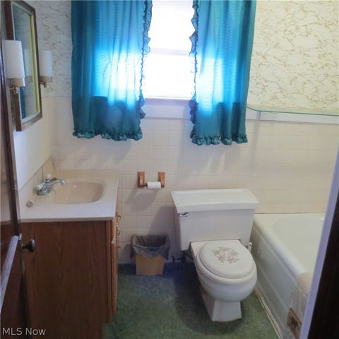 103 4th Street NW, Carrollton, OH 44615