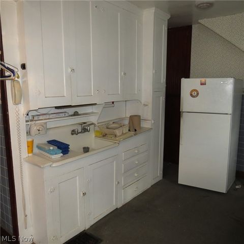 103 4th Street NW, Carrollton, OH 44615