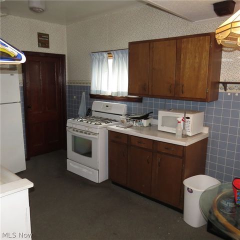 103 4th Street NW, Carrollton, OH 44615