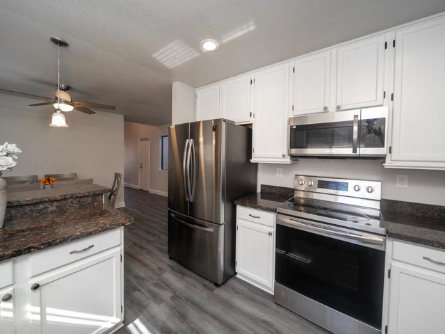 1724 Norfolk Way, Ceres, CA 95307