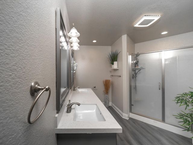 1724 Norfolk Way, Ceres, CA 95307