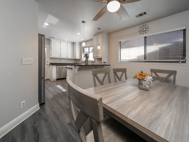 1724 Norfolk Way, Ceres, CA 95307