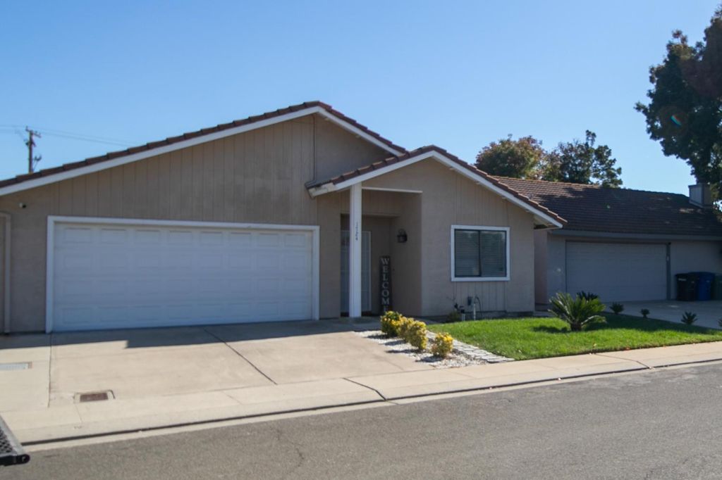 1724 Norfolk Way, Ceres, CA 95307