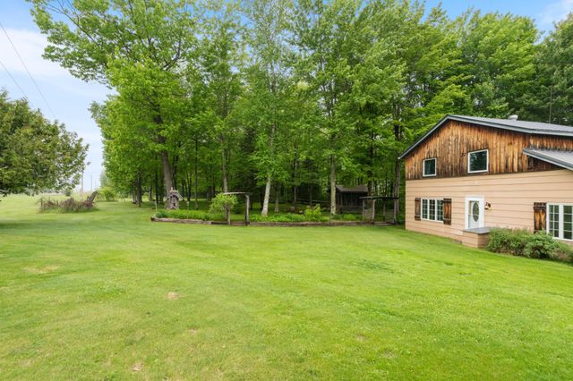 7211 S State Road 35, Foxboro, WI 54836