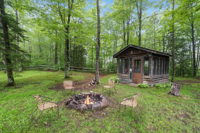 7211 S State Road 35, Foxboro, WI 54836