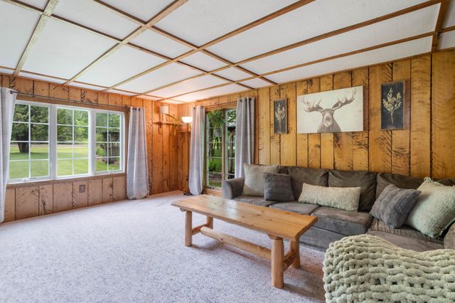 7211 S State Road 35, Foxboro, WI 54836