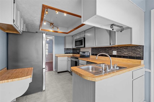 31226 SAINT JOE ROAD, Dade City, FL 33525