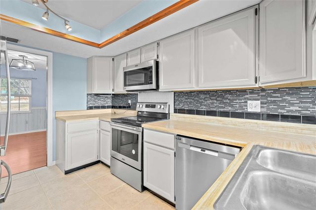 31226 SAINT JOE ROAD, Dade City, FL 33525