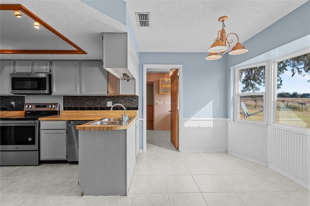 31226 SAINT JOE ROAD, Dade City, FL 33525