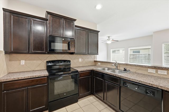 720 Rio Bravo Drive, Fort Worth, TX 76052