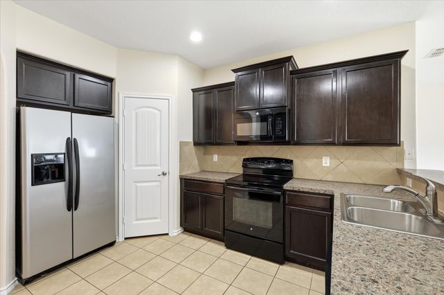 720 Rio Bravo Drive, Fort Worth, TX 76052