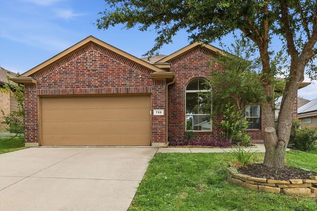 720 Rio Bravo Drive, Fort Worth, TX 76052