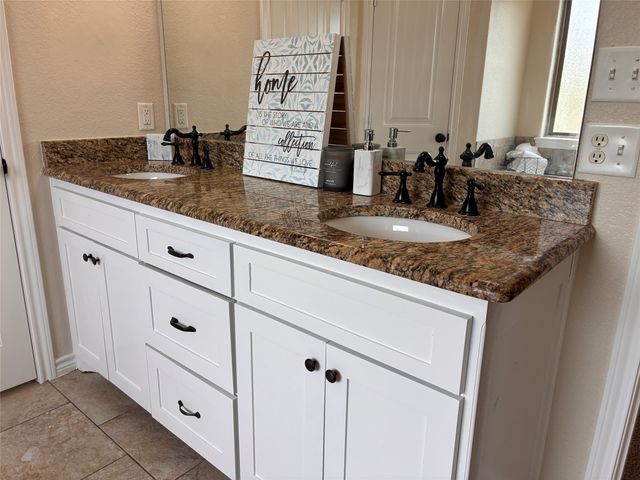 6 Starview Drive, Star Harbor, TX 75148