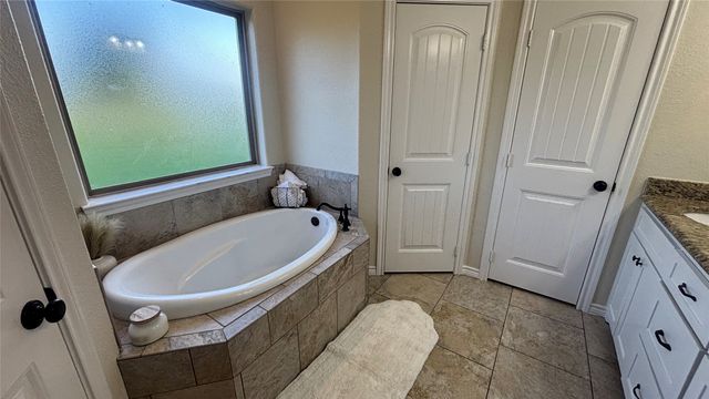 6 Starview Drive, Star Harbor, TX 75148