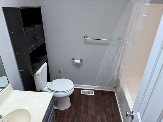 240 Huntstree PL, Newport News, VA 23602