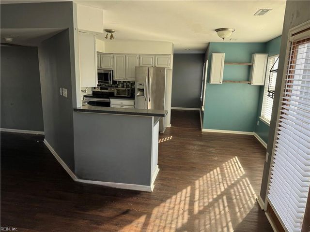 240 Huntstree PL, Newport News, VA 23602